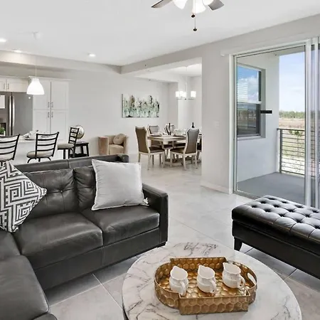 Luxury 2Br Condo With 2 Clubhouses